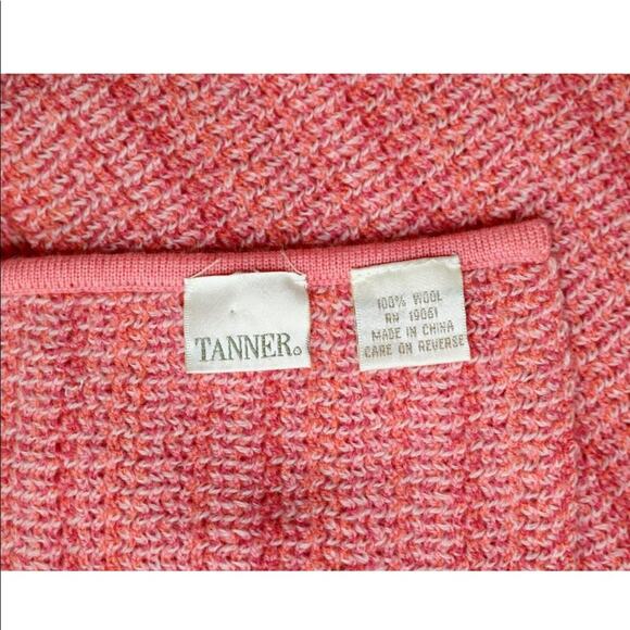 Tanner Pink Soft Knit 100% Wool Long Scarf in PRISTINE CONDITION - Picture 9 of 10